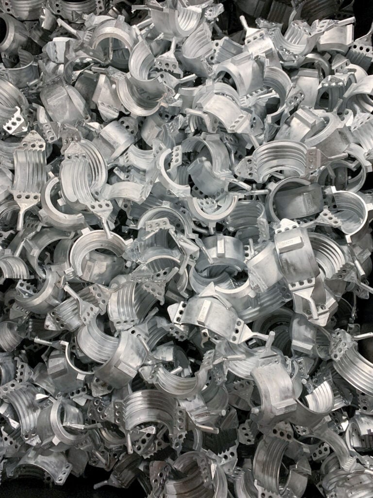 Bulk zinc miniature die cast parts